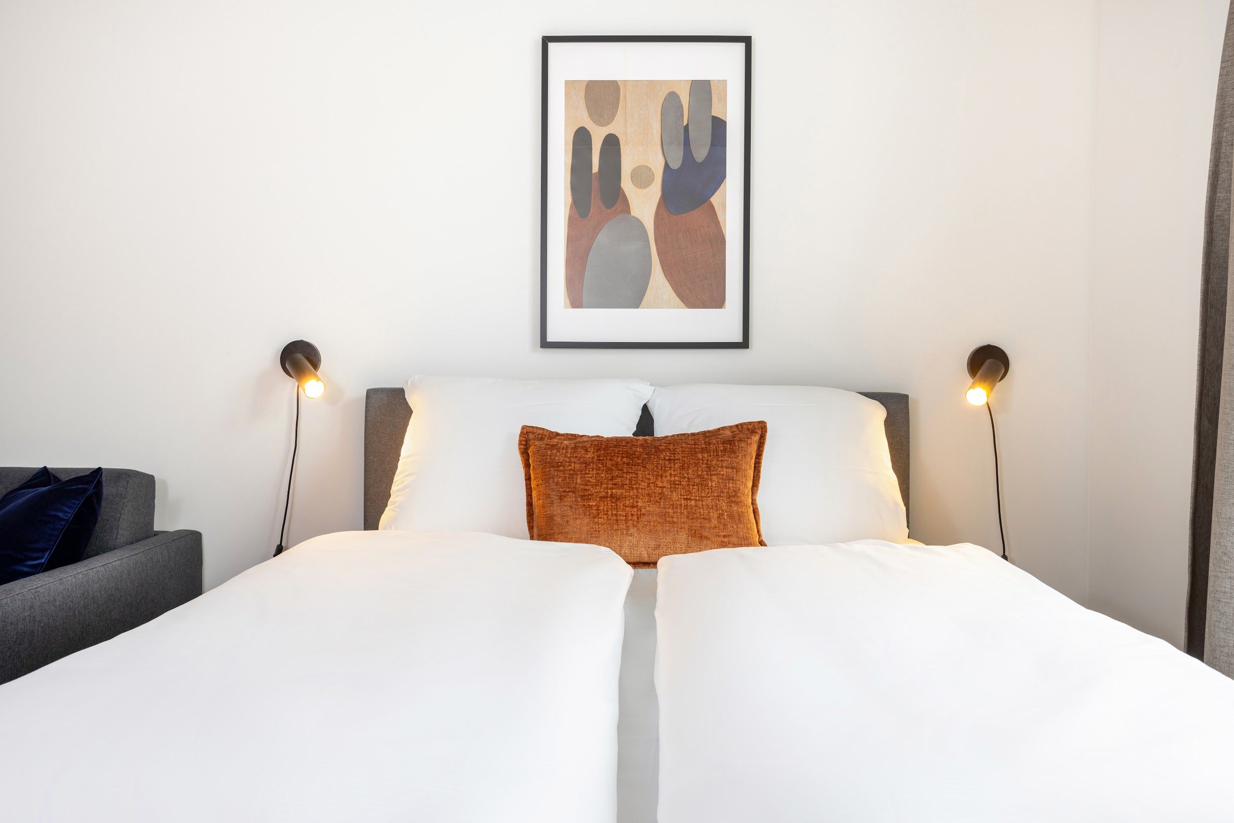 Your Ludwigsplatz HQ: Stylish 3-Bedroom Apartment Incl. Rooftop! - 14