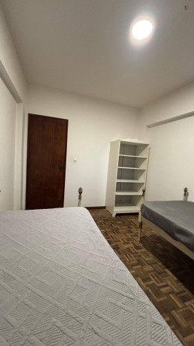 Nice twin bedroom in Santarém