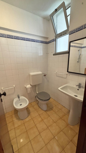 Nice twin bedroom in Santarém - Gallery - 5