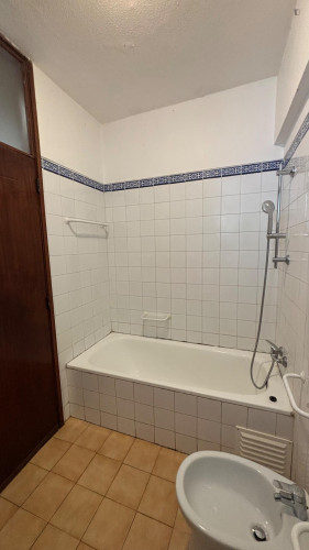 Nice twin bedroom in Santarém - Gallery - 6