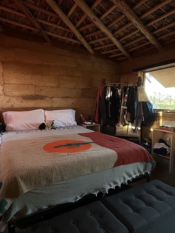 Adobe Micro Castle *close To Bathrooms - 2