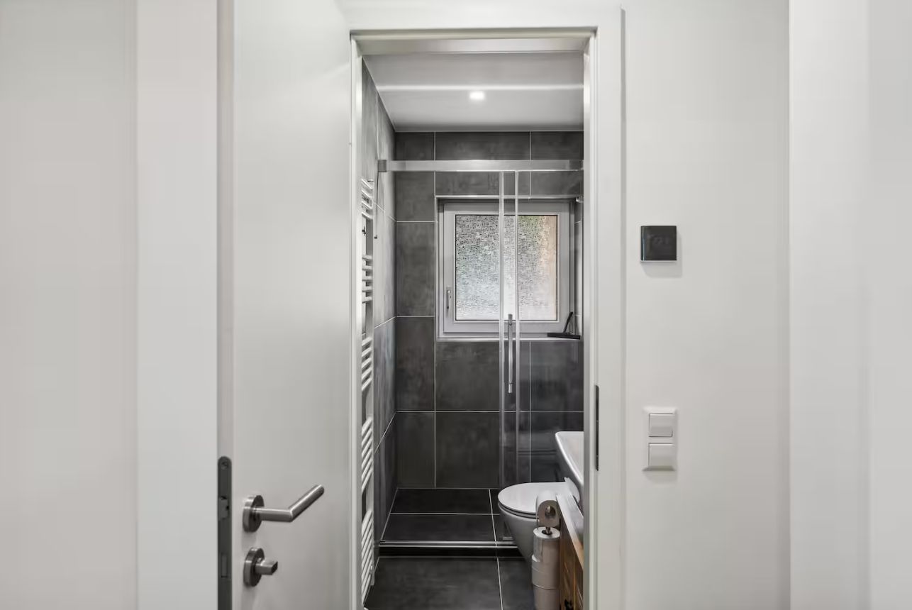 Cute Apartment In Vibrant Neighbourhood - 1