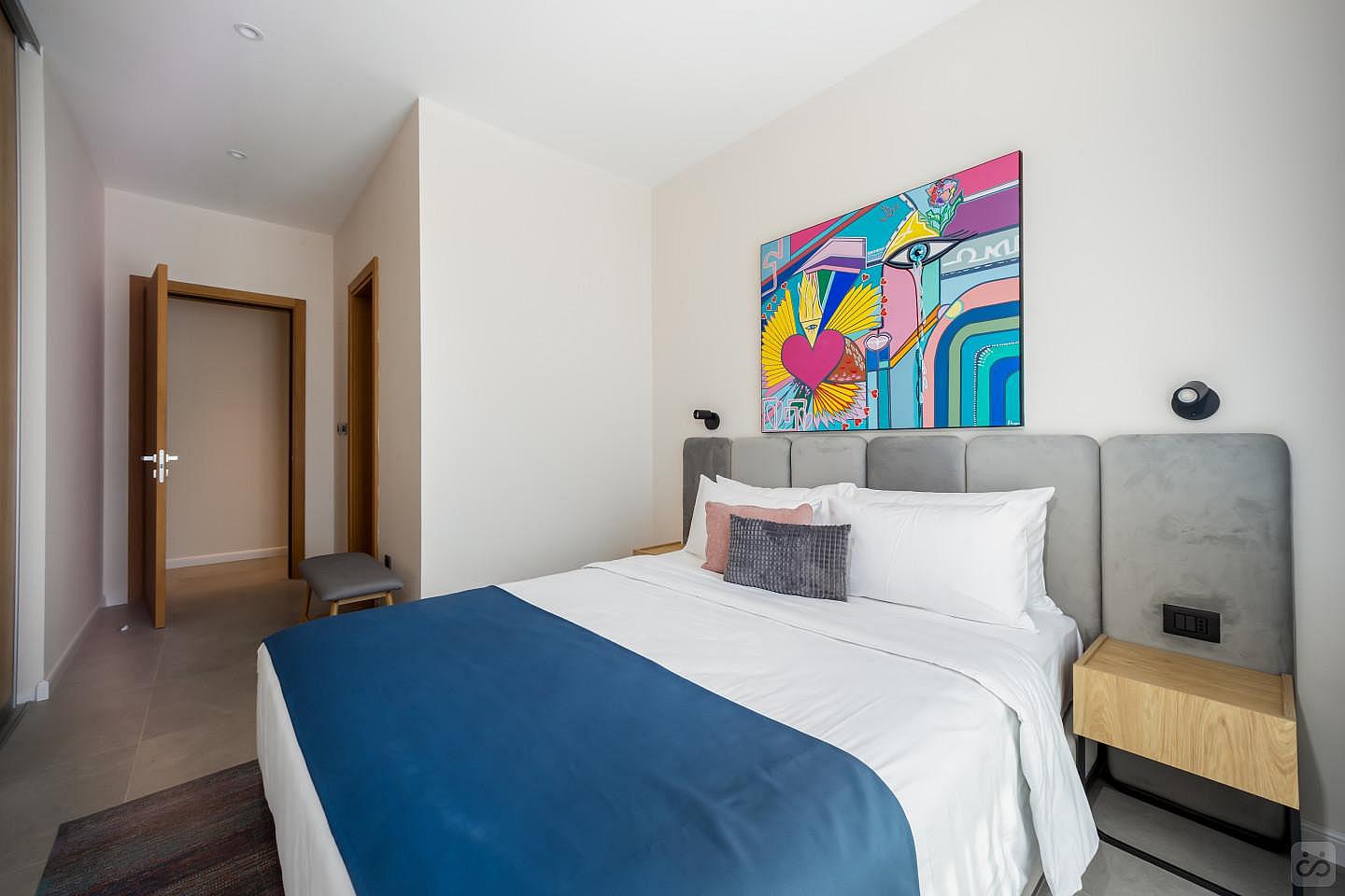 Penthouse With Hot Tub - 3 BR - 14