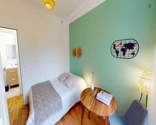 Brilliant double bedroom near Gare de Lyon 