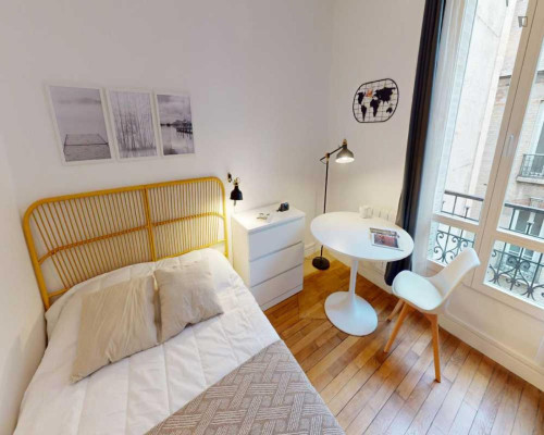 Homely double bedroom near Gare de Lyon