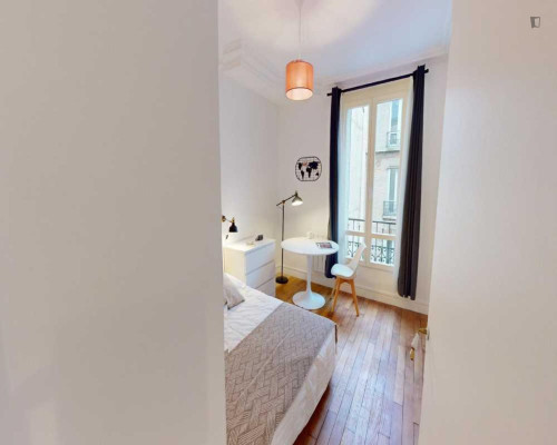 Homely double bedroom near Gare de Lyon