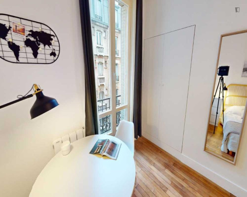 Homely double bedroom near Gare de Lyon