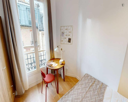 Enjoyable double bedroom in Quinze-Vingts