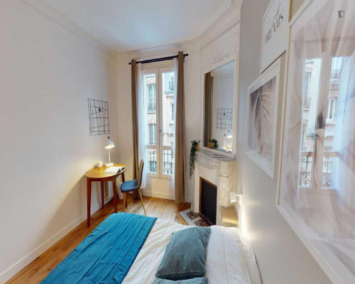 Dashing double bedroom near Gare de Lyon