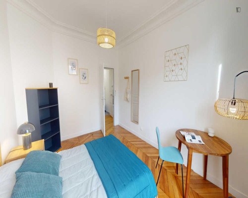 Delightful double bedroom near Gare de Lyon