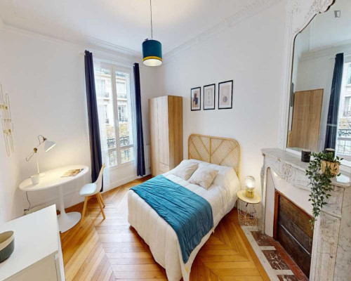 Pleasant double bedroom near Gare de Lyon