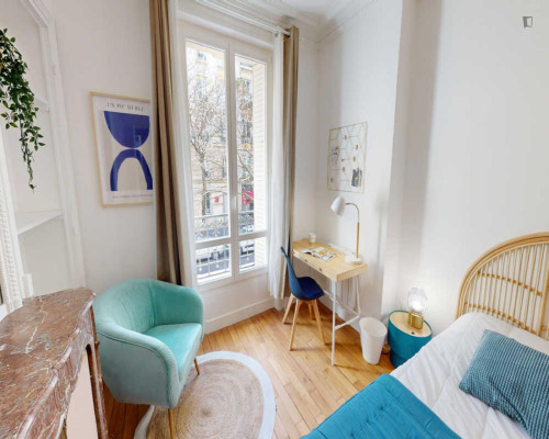 Snug double bedroom in the Quinze-Vingts district - Gallery - 17