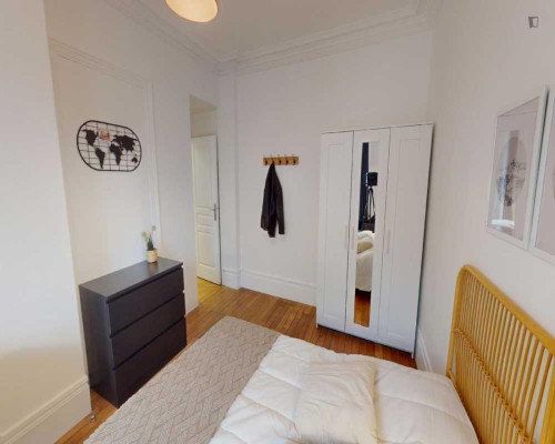 Very nice double bedroom near Gare de Lyon