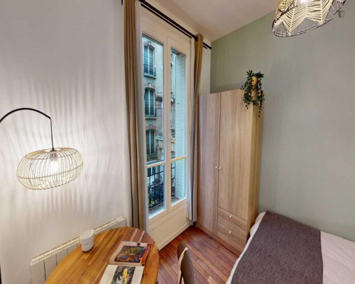 Welcoming double bedroom near Gare de Lyon