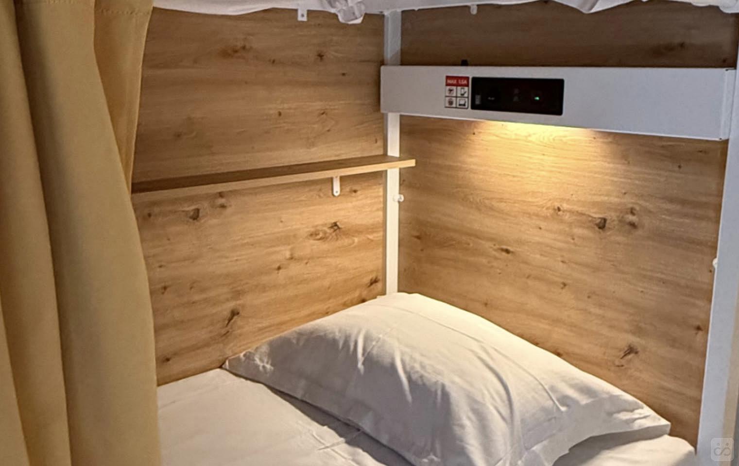 Bed In A 4-Bed Mixed Gender Room - 3