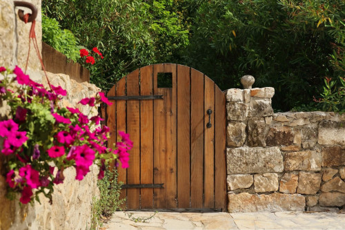 Radanovici Home