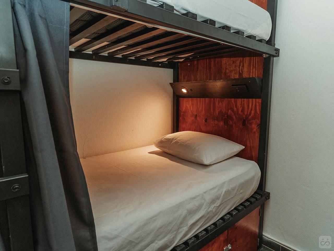 Bed In A 4-Bed Mixed Gender Room - 2