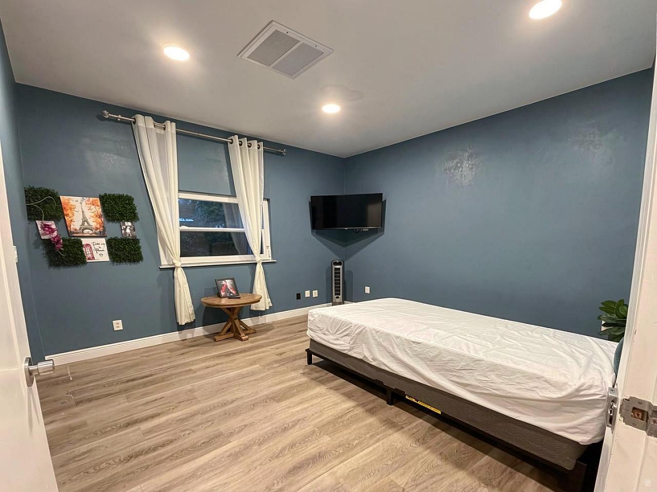 Twin Room - 1