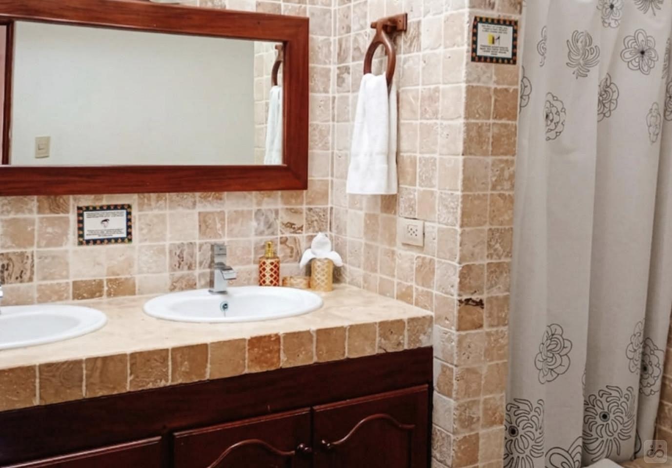 Private Deluxe Ensuite - 1