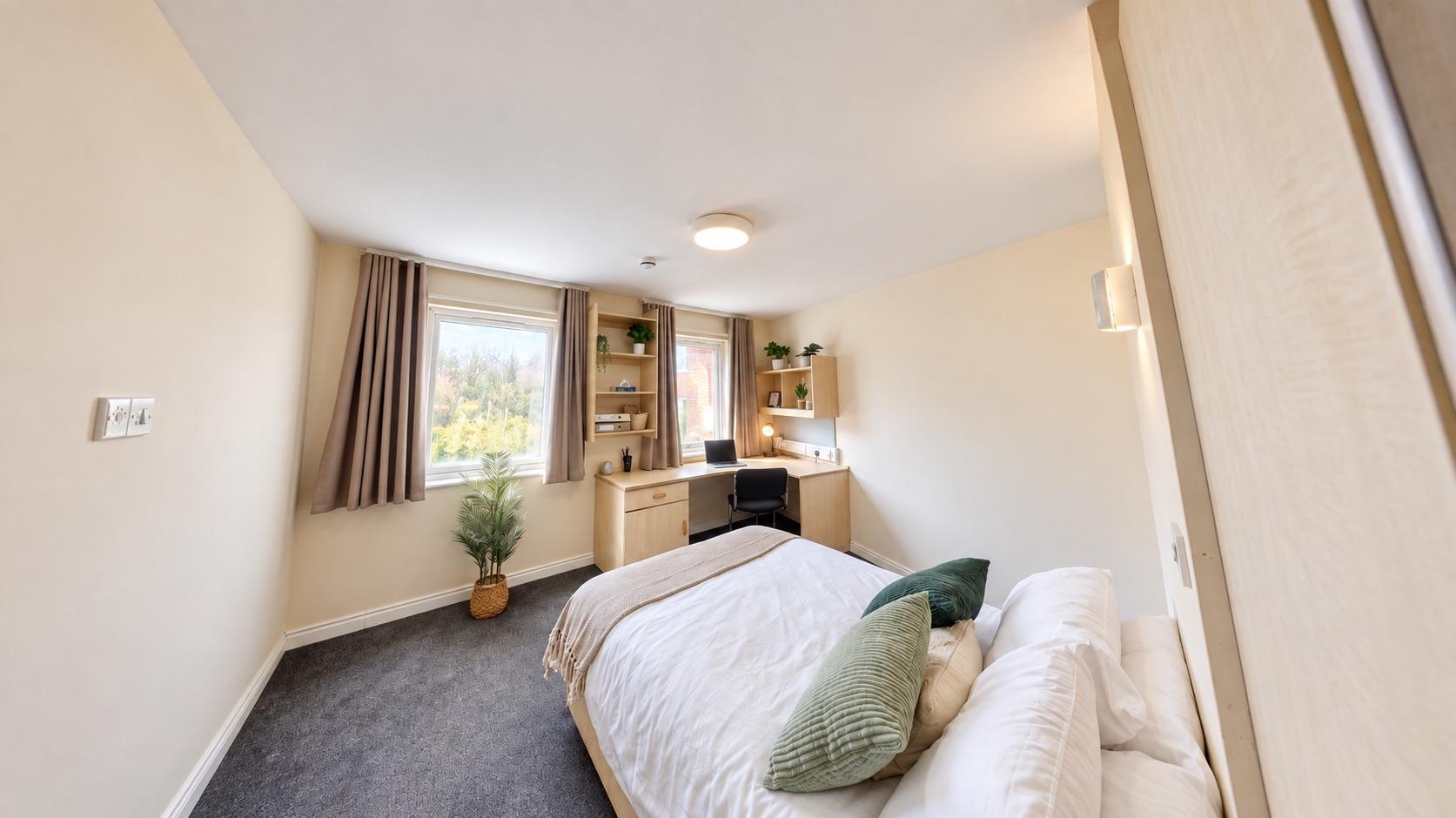 Deluxe En-Suite - 1