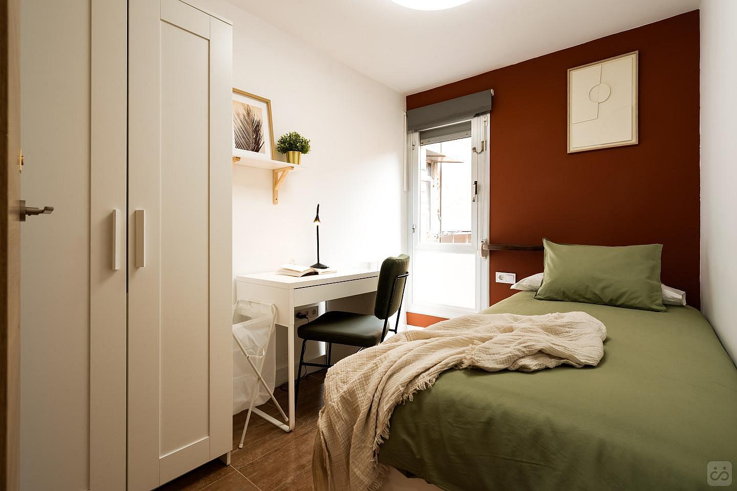 Nº1 Single Bed W/ Working Space - 1