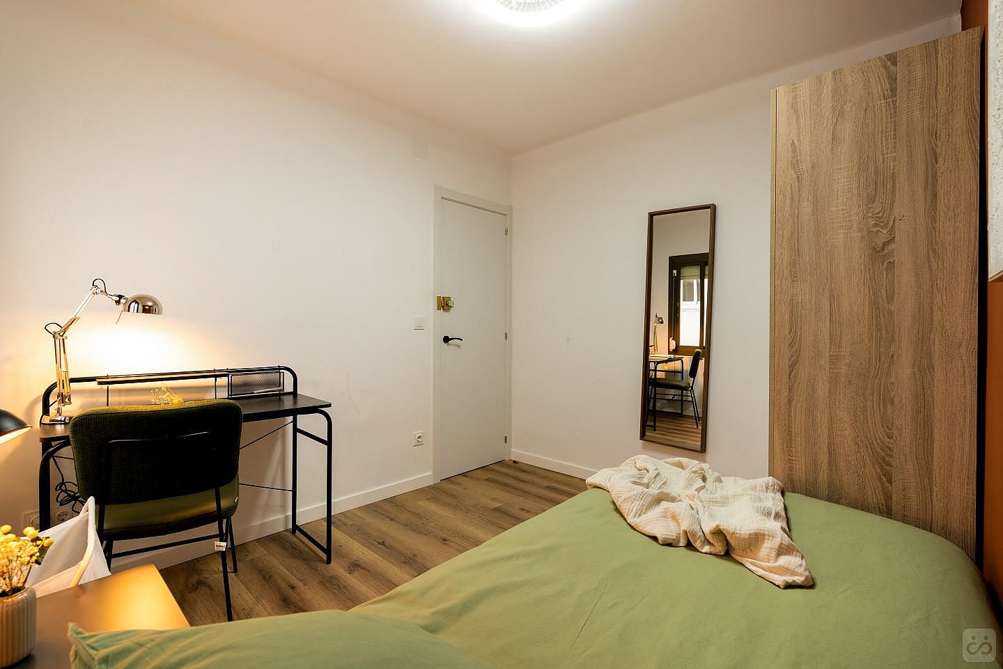 Nº1 Single Room W/ Working Space (exterior) - 3
