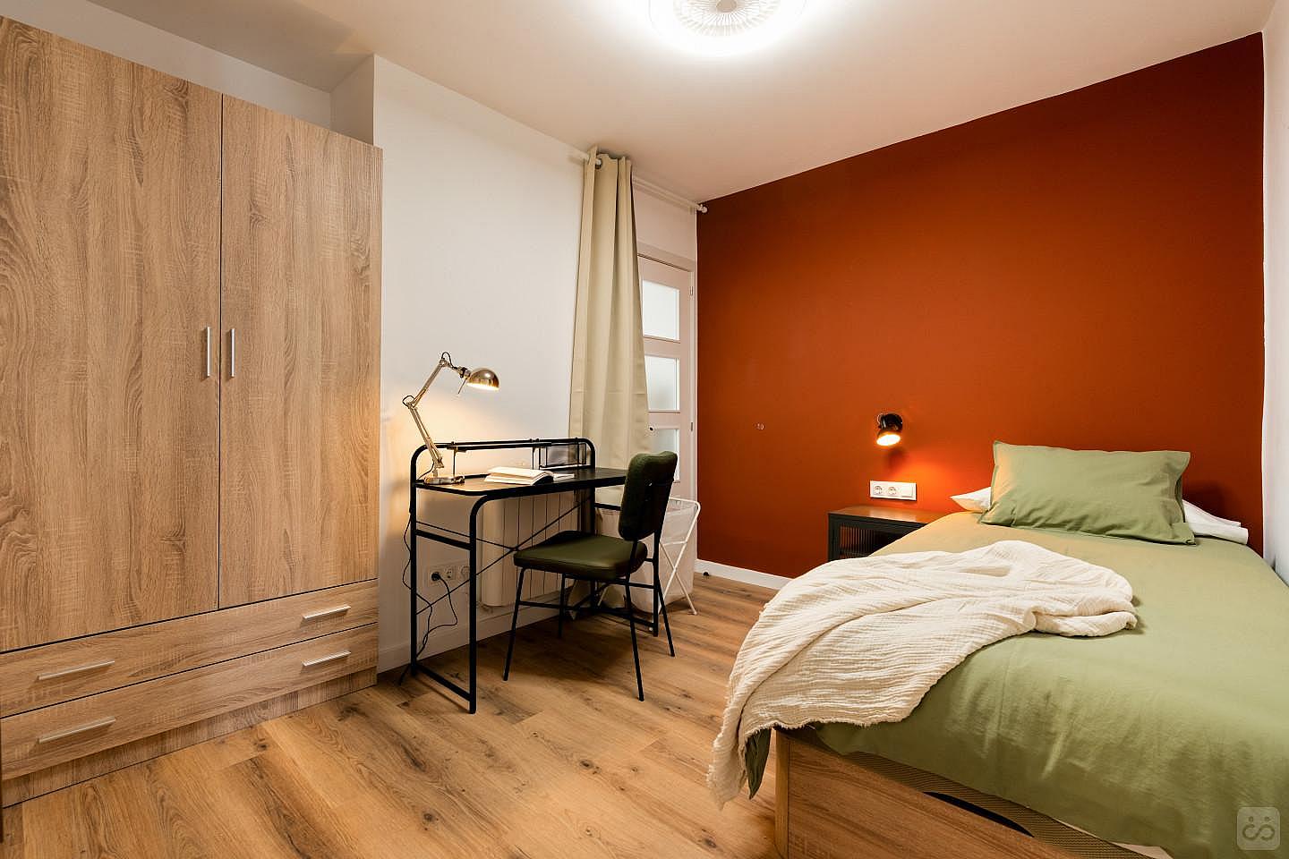 Nº2 Single Room W/ Working Space (interior) - 2