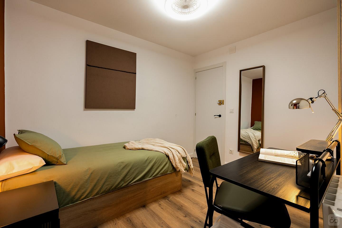 Nº2 Single Room W/ Working Space (interior) - 3