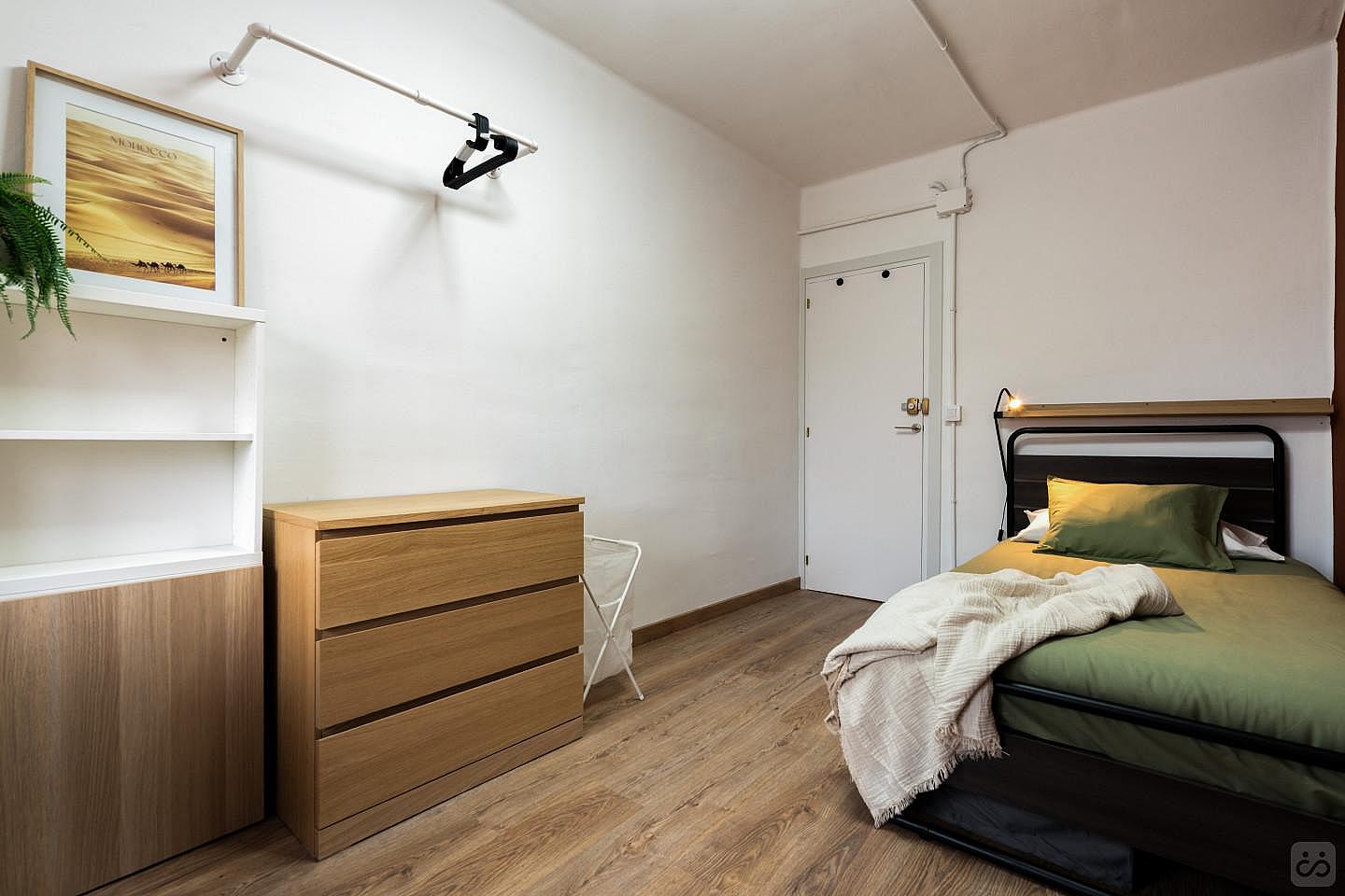 Nº1 Bright Twin-Bed W/ Working Space - 4