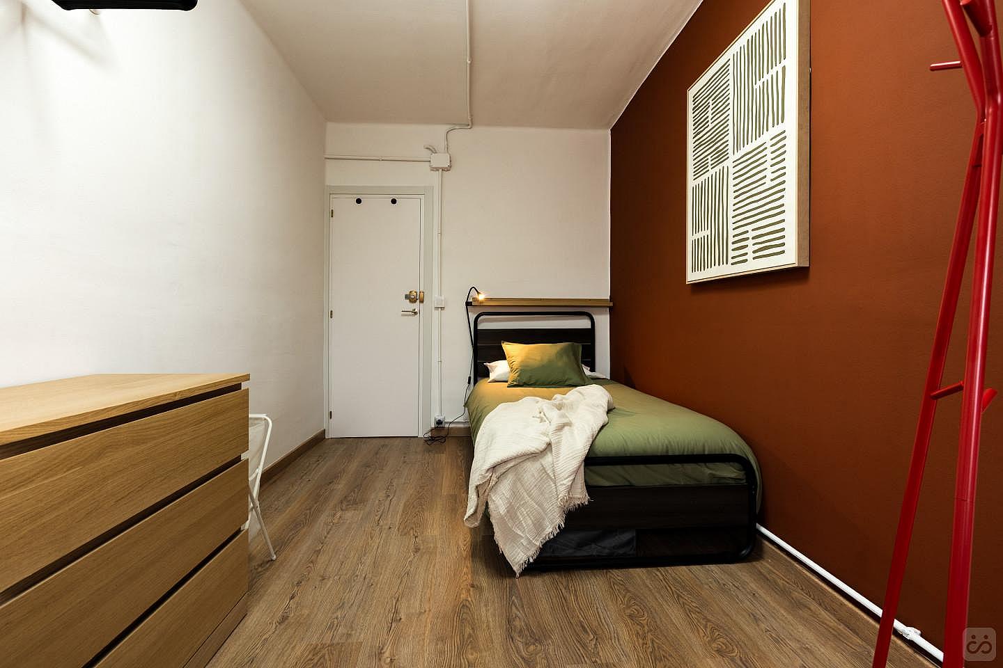 Nº1 Bright Twin-Bed W/ Working Space - 1
