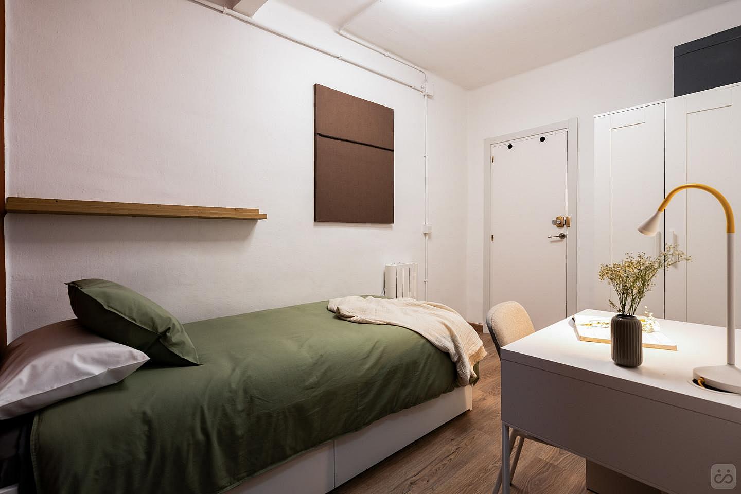 Nº4 Twin-Bed W/ Working Space - 2