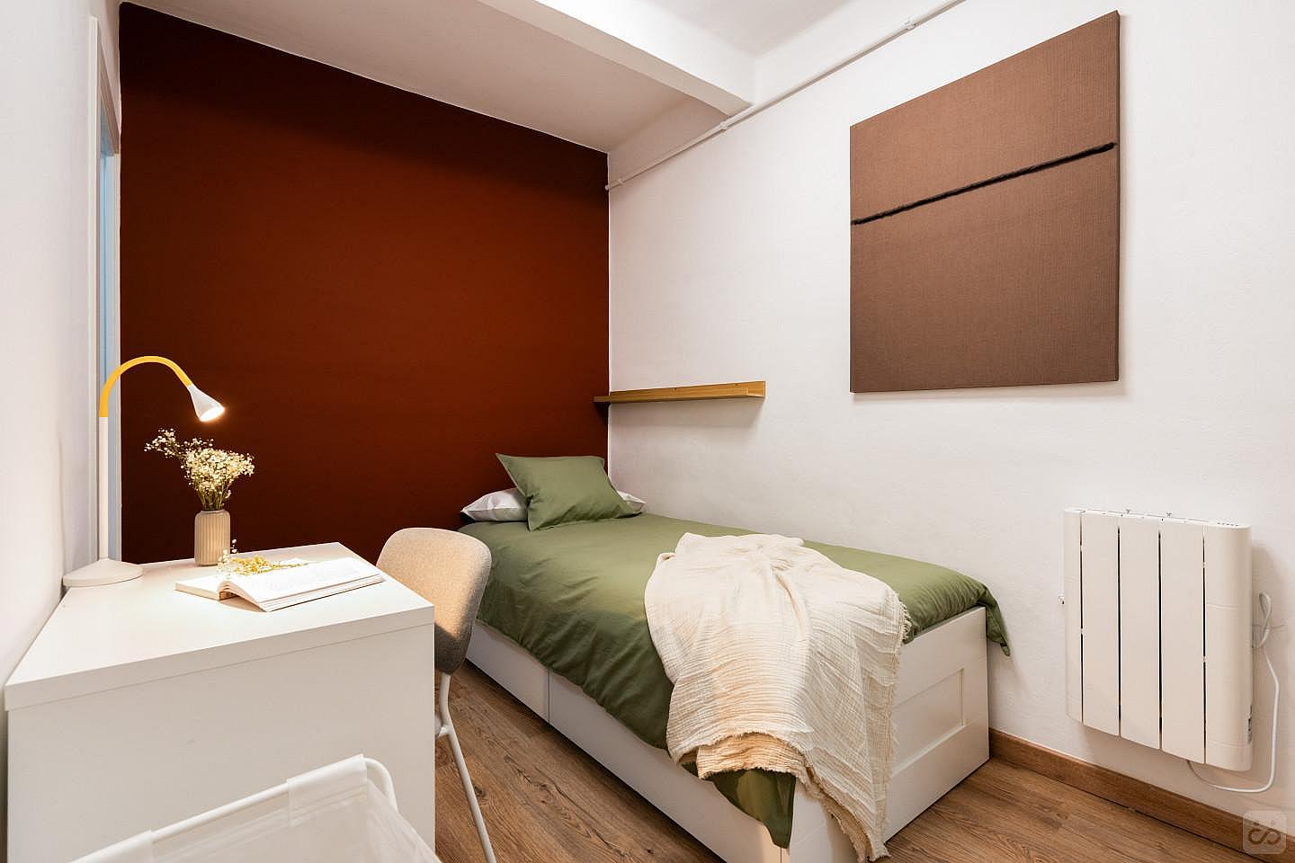 Nº4 Twin-Bed W/ Working Space - 3
