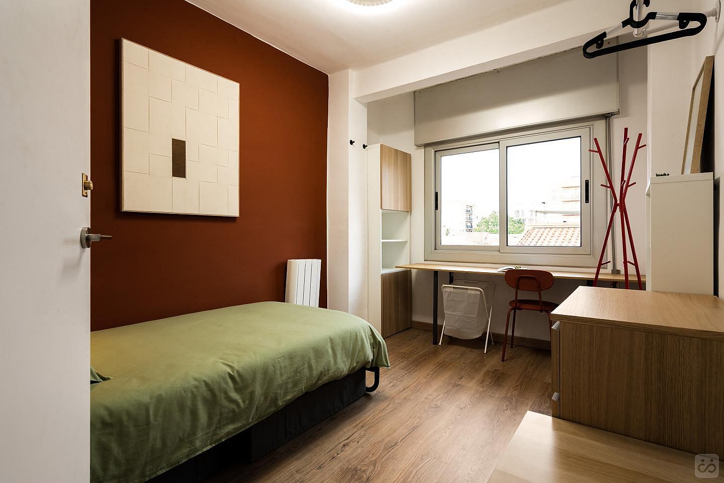 Nº2 Bright Twin-Bed W/ Working Space - 3