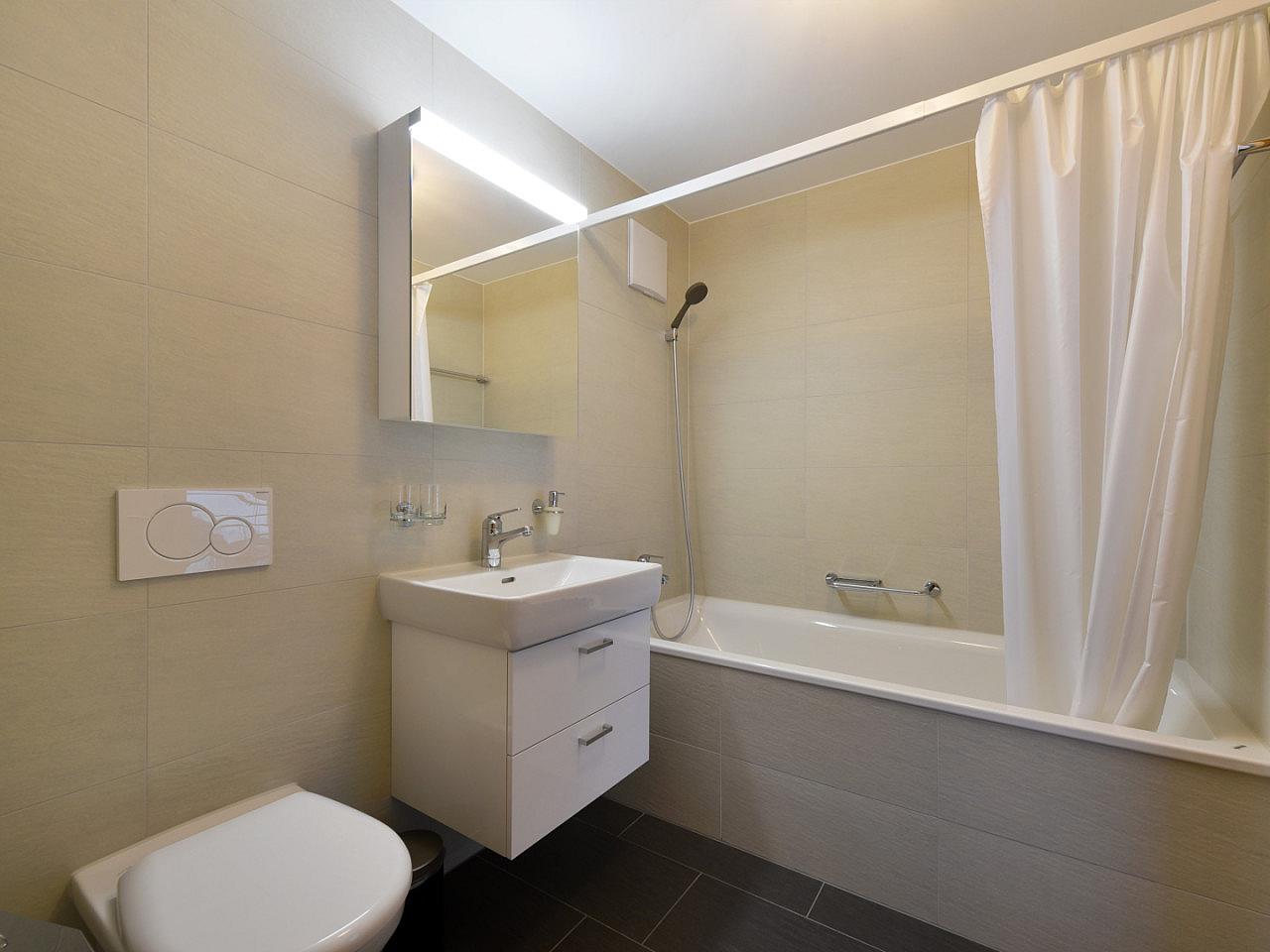 Deluxe 2-Bedroom Apartment - 6