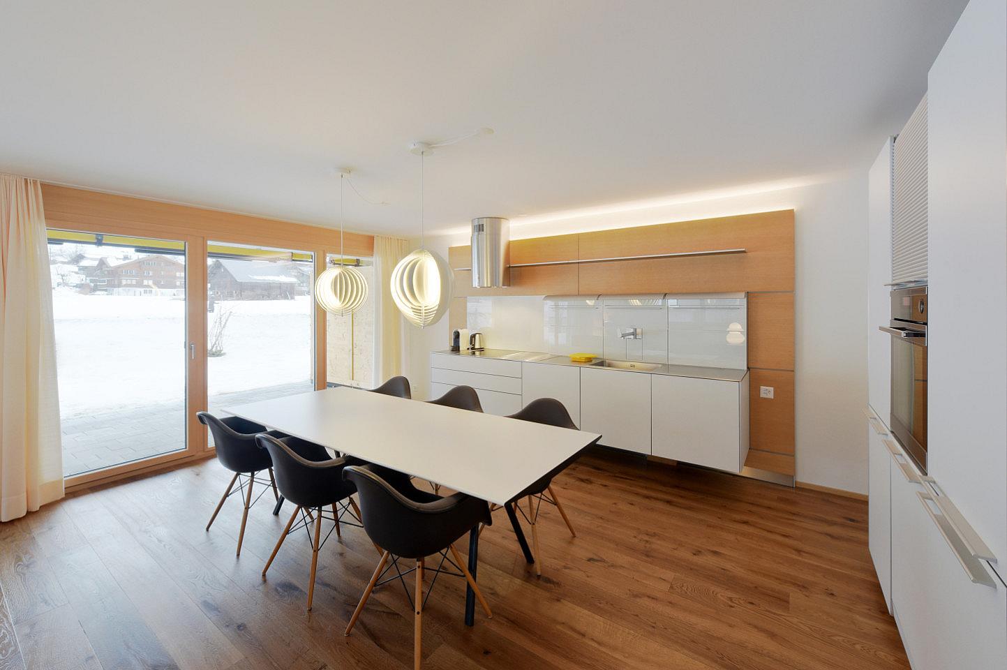 Deluxe 2-Bedroom Apartment - 11