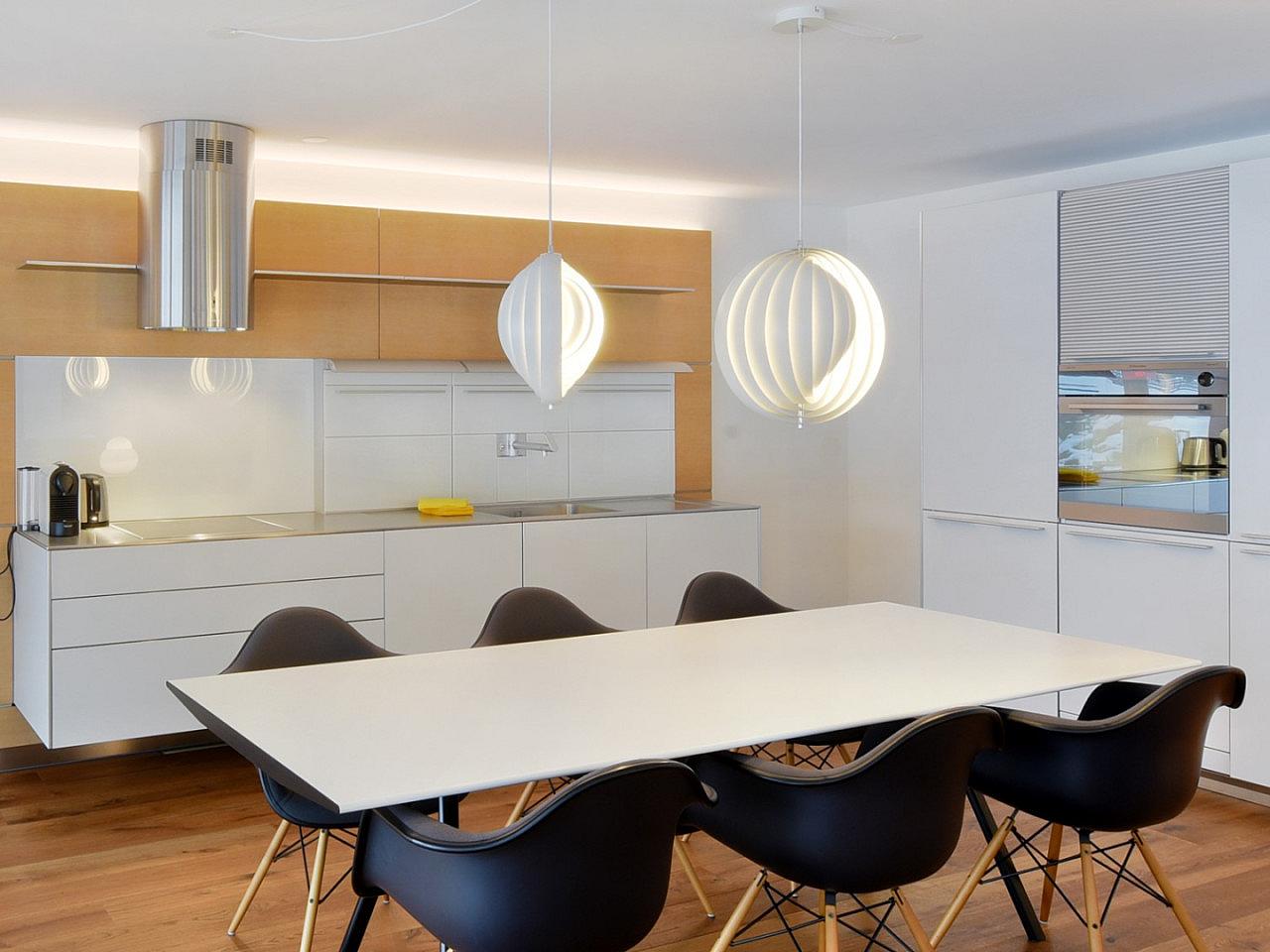 Deluxe 2-Bedroom Apartment - 13