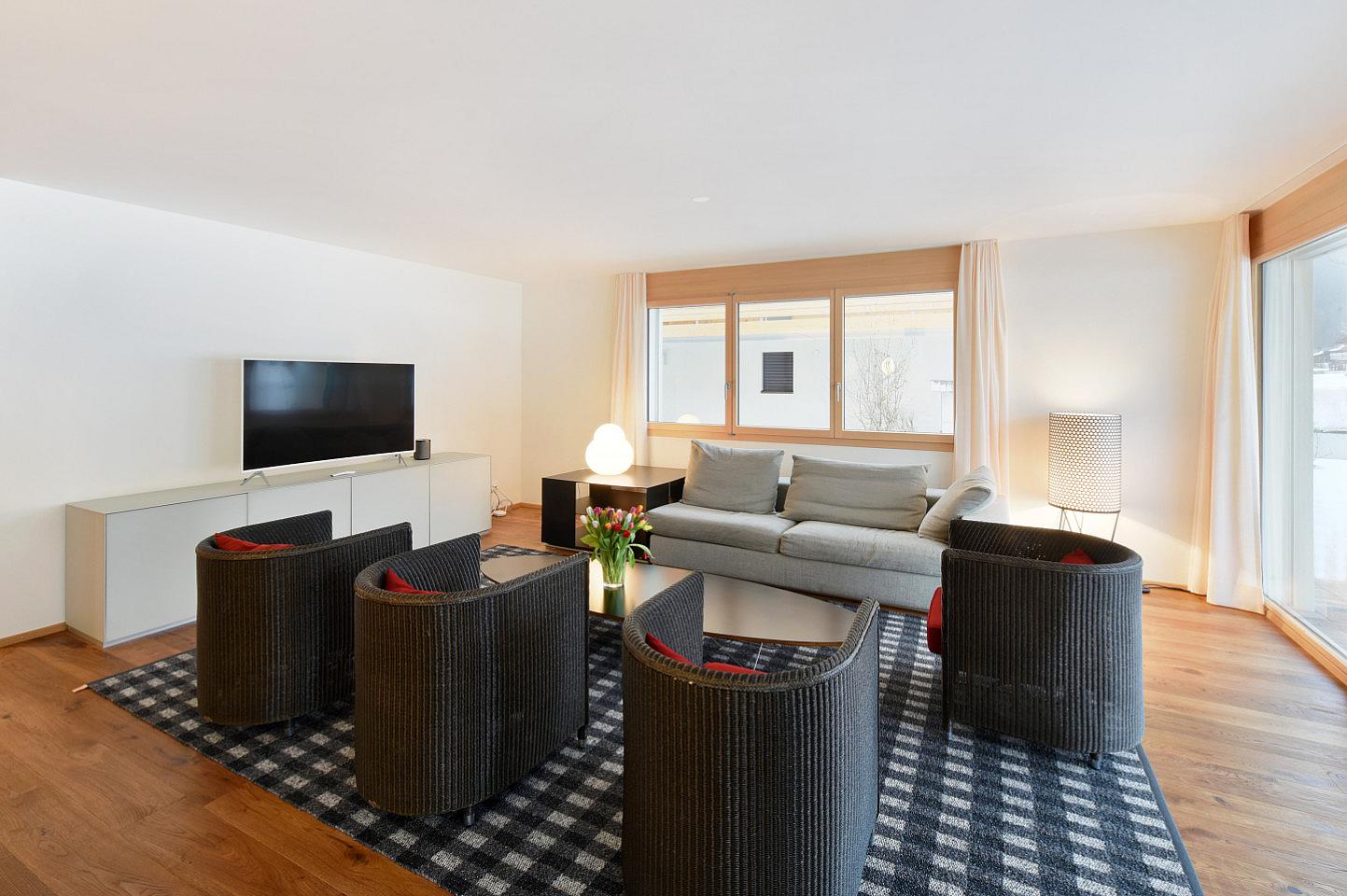 Deluxe 2-Bedroom Apartment - 15