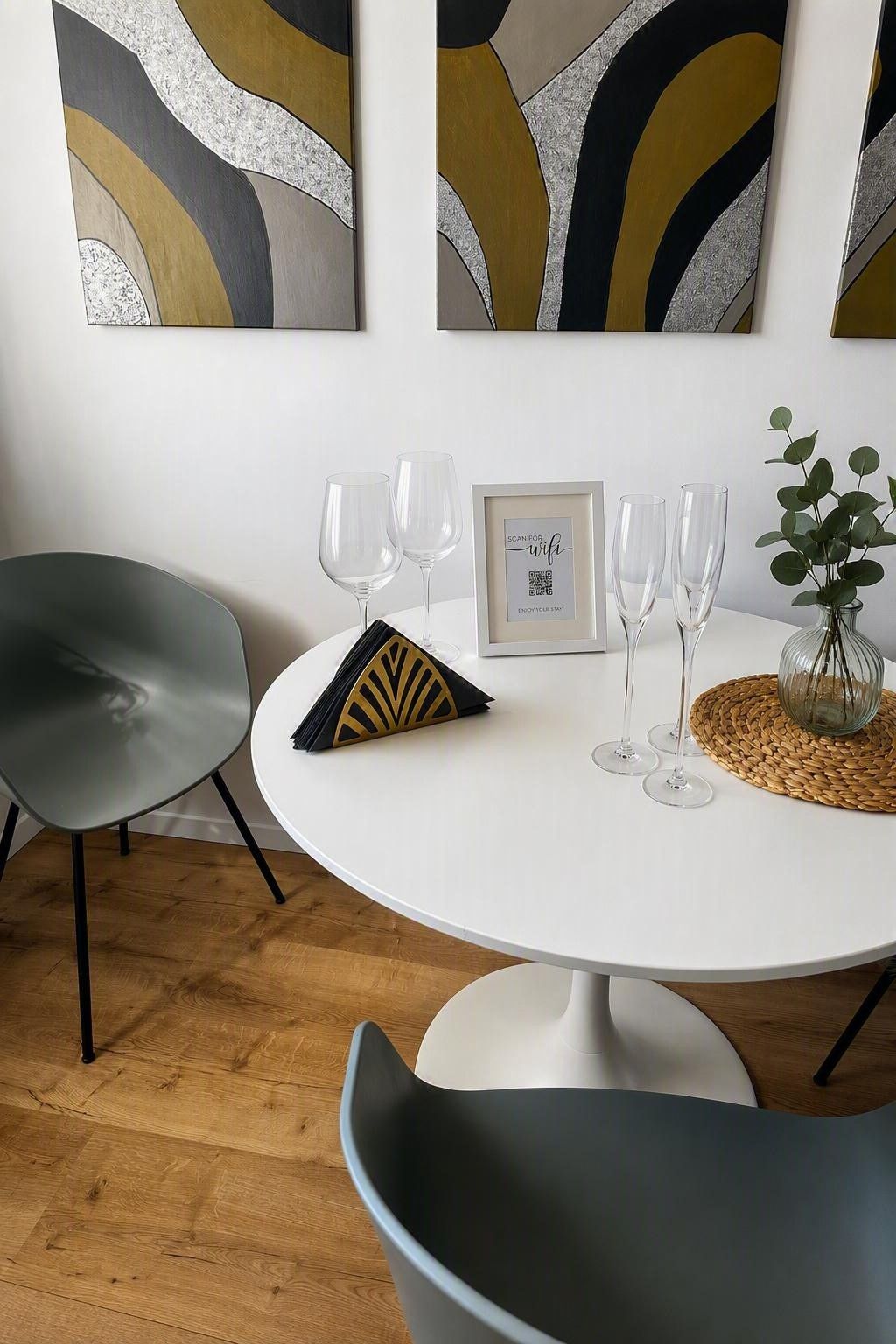Quiet, Comfortable Apartment In A Prime Location - 29