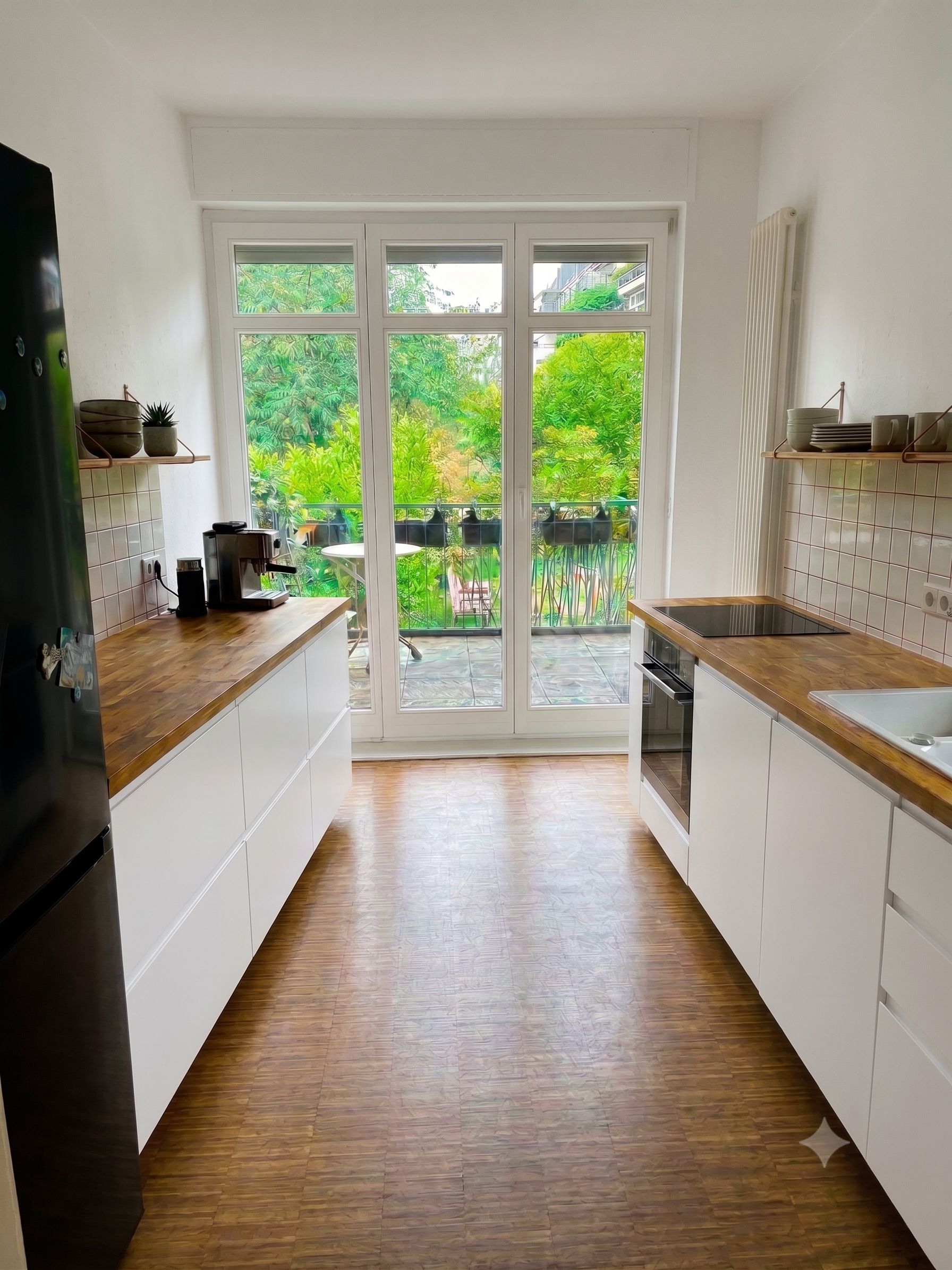Light-Filled Apartment With Green Views - 3