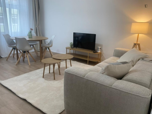 Inviting 1-bedroom flat near the Thaliastraße subway station