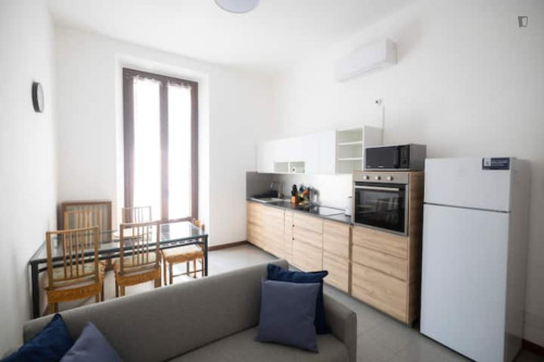 Appealing 2-bedroom flat in Zona Farini - Gallery - 7