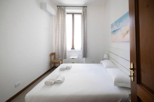 Appealing 2-bedroom flat in Zona Farini