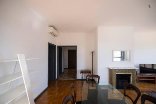 Brilliant 2-bedroom flat in Isola - Gallery - 8