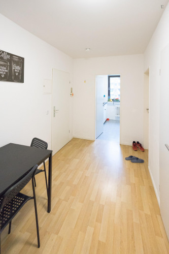 Cozy single bedroom in a 3-bedroom apartment near Elbruchstraße transport station - Gallery - 13