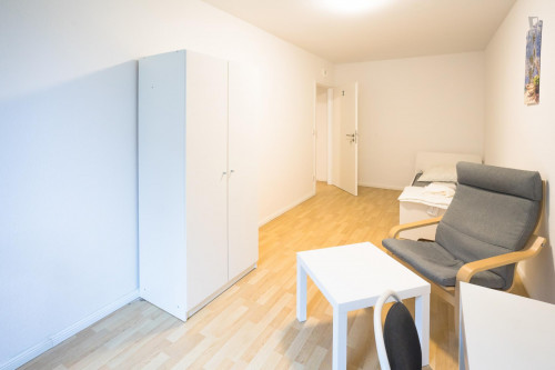 Cozy single bedroom in a 3-bedroom apartment near Elbruchstraße transport station - Gallery - 10