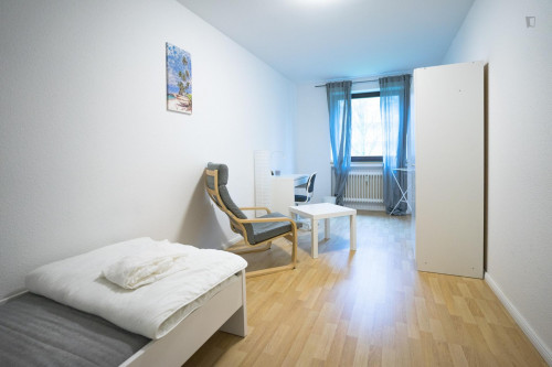 Cozy single bedroom in a 3-bedroom apartment near Elbruchstraße transport station - Gallery - 17