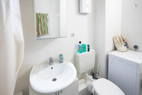 Cozy single bedroom in a 3-bedroom apartment near Elbruchstraße transport station - Gallery - 8