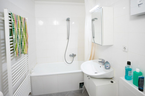 Cozy single bedroom in a 3-bedroom apartment near Elbruchstraße transport station - Gallery - 7