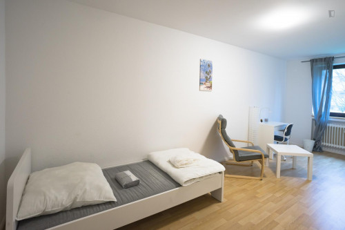 Cozy single bedroom in a 3-bedroom apartment near Elbruchstraße transport station - Gallery - 15