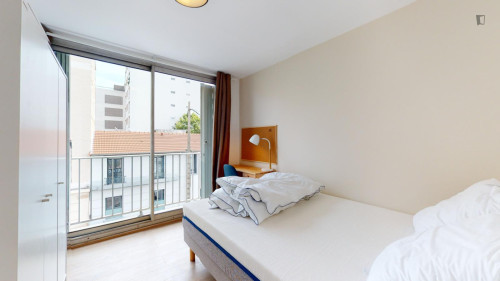Delightful double bedroom in Bois-Colombes